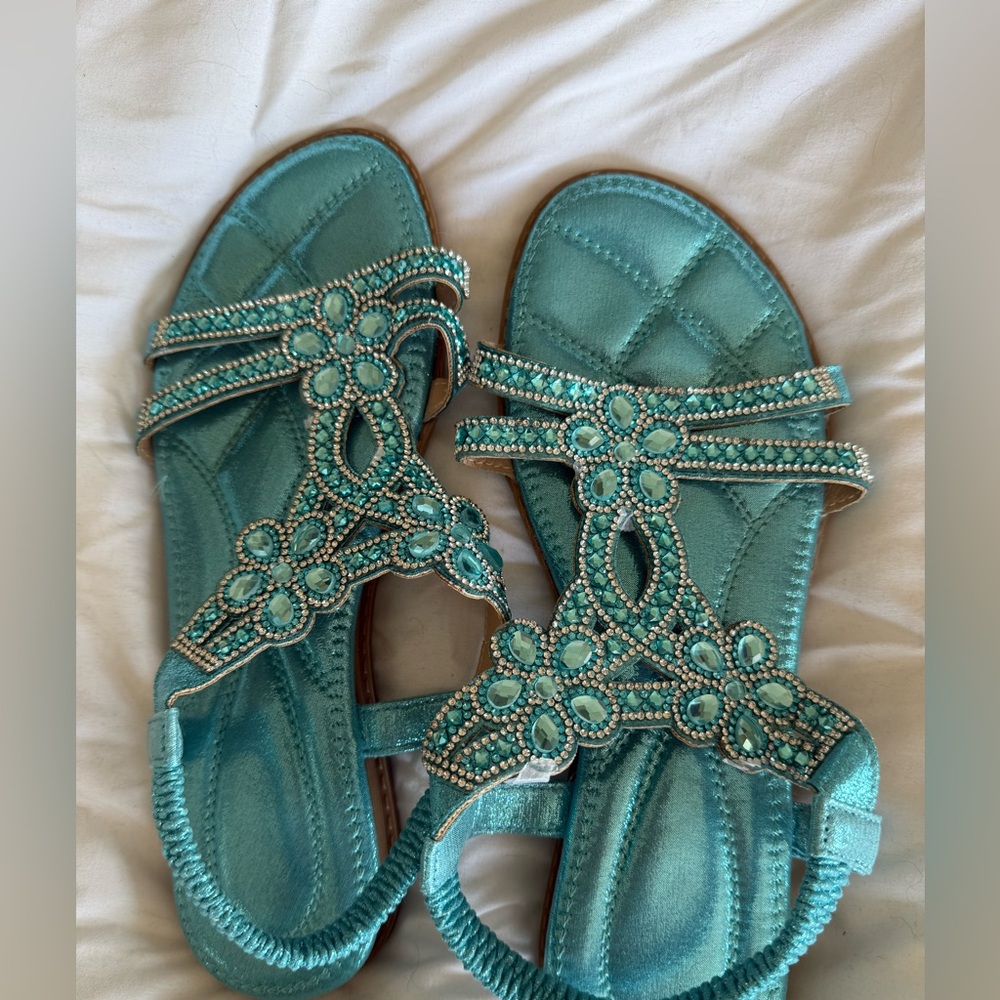 Women’s embellished teal sandals 8-81/2